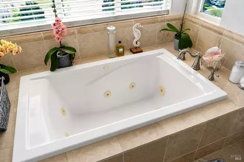 Bath - 1740 Durrow Ct, Vallejo, CA 94591 photo 1 of 3