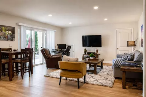 Living - 1740 Durrow Ct, Vallejo, CA 94591 photo 1 of 7
