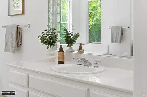 Bath - 5148 Renaissance Ct, Fairfield, CA 94534 photo 2 of 7
