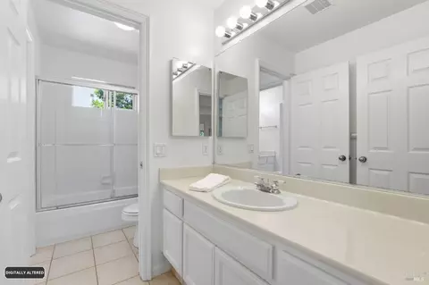 Bath - 5148 Renaissance Ct, Fairfield, CA 94534 photo 3 of 7
