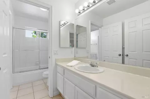 Bath - 5148 Renaissance Ct, Fairfield, CA 94534 photo 7 of 7