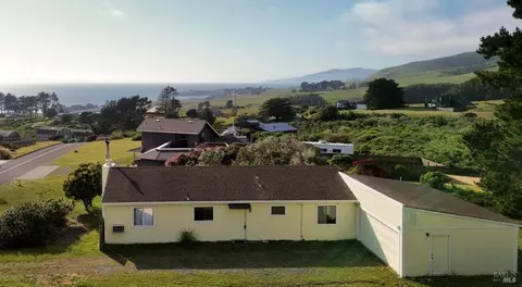 477 Los Santos Dr, Bodega Bay, CA 94923