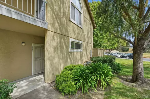 Exterior - 801 Forest Run, Hercules, CA 94547 photo 2 of 5
