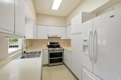 Kitchen - 801 Forest Run, Hercules, CA 94547 photo 1 of 2