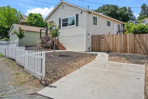 Exterior - 2266 Monterey Ave, Martinez, CA 94553 photo 3 of 6