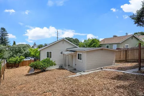 Exterior - 2266 Monterey Ave, Martinez, CA 94553 photo 5 of 6