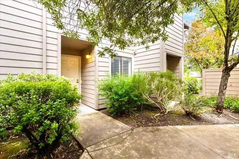 599 Mission Blvd, Santa Rosa, CA 95409