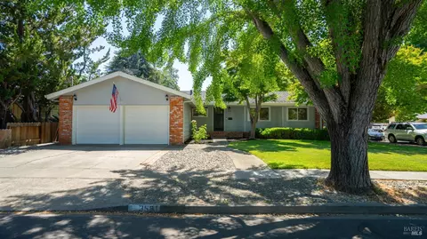 3581 Young Ave, Napa, CA 94558