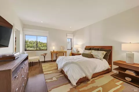 Bedroom - 616 Ridge Rd, Tiburon, CA 94920 photo 3 of 6