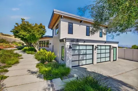 Exterior - 616 Ridge Rd, Tiburon, CA 94920 photo 3 of 14