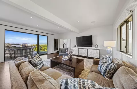 Living - 616 Ridge Rd, Tiburon, CA 94920 photo 9 of 11