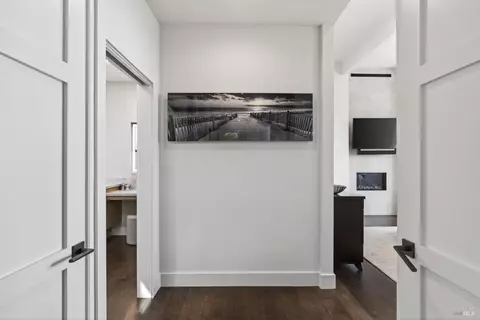 Entry Way - 616 Ridge Rd, Tiburon, CA 94920 photo 8 of 11