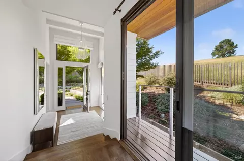 Entry Way - 616 Ridge Rd, Tiburon, CA 94920 photo 5 of 11