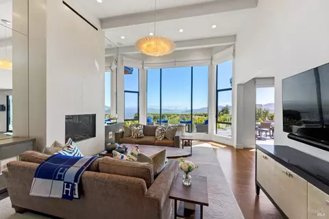Living - 616 Ridge Rd, Tiburon, CA 94920 photo 2 of 11