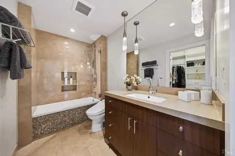 Bath - 616 Ridge Rd, Tiburon, CA 94920 photo 7 of 9