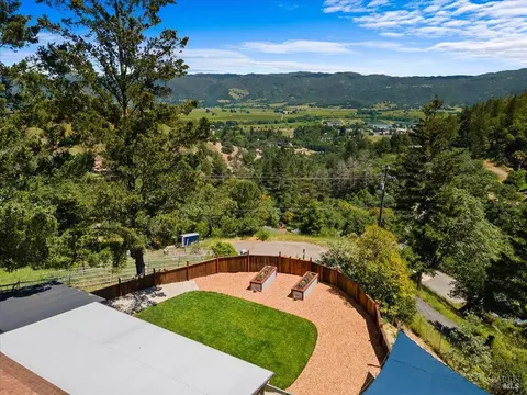 770 Canyon Ct, Ukiah, CA 95482