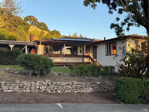 90 Summers Ave, Novato, CA 94945