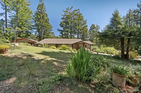 Exterior - 21995-21997 Ansel Ct, Jenner, CA 95450 photo 8 of 27