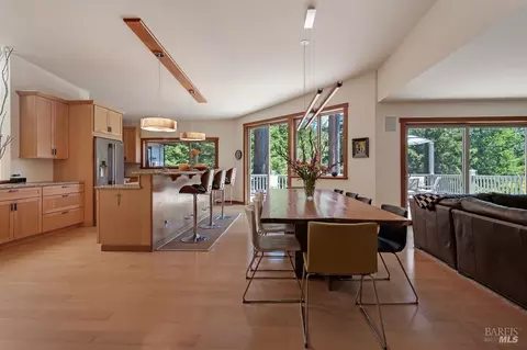 Dining - 21995-21997 Ansel Ct, Jenner, CA 95450 photo 2 of 6