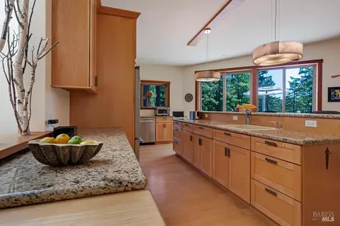 Kitchen - 21995-21997 Ansel Ct, Jenner, CA 95450 photo 3 of 10