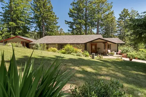 Exterior - 21995-21997 Ansel Ct, Jenner, CA 95450 photo 10 of 27
