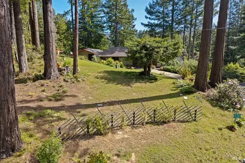 Exterior - 21995-21997 Ansel Ct, Jenner, CA 95450 photo 2 of 27