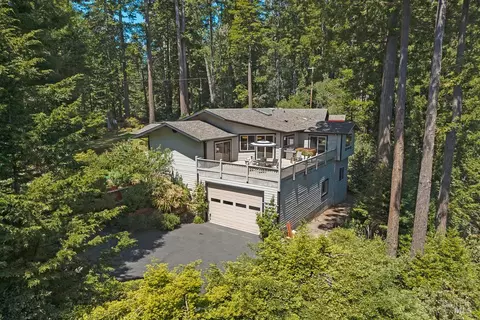 Exterior - 21995-21997 Ansel Ct, Jenner, CA 95450 photo 6 of 27