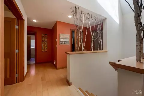 Entry Way - 21995-21997 Ansel Ct, Jenner, CA 95450 photo 3 of 6