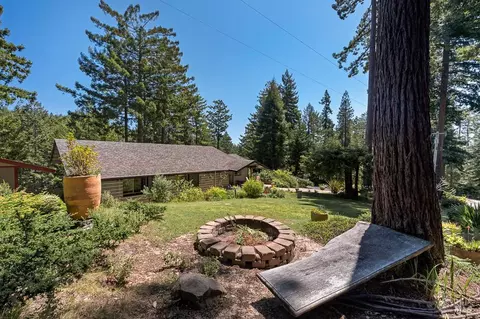 Exterior - 21995-21997 Ansel Ct, Jenner, CA 95450 photo 11 of 27