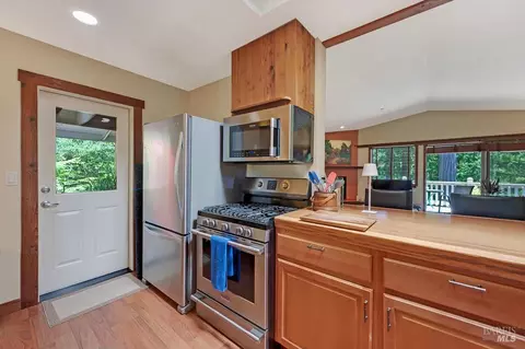 Kitchen - 21995-21997 Ansel Ct, Jenner, CA 95450 photo 10 of 10