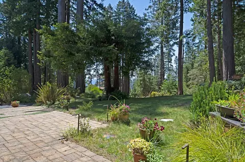 Exterior - 21995-21997 Ansel Ct, Jenner, CA 95450 photo 15 of 27