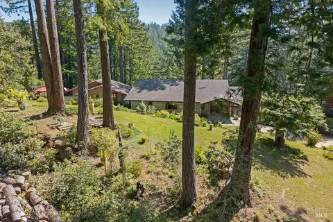 Exterior - 21995-21997 Ansel Ct, Jenner, CA 95450 photo 3 of 27