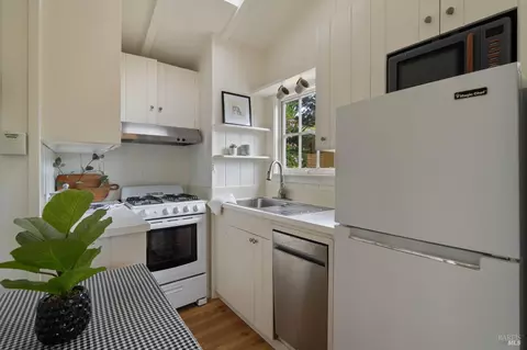 Kitchen - 3 Ethel Ln, Mill Valley, CA 94941 photo 4 of 5