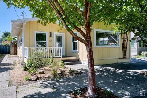 724 Wheeler St, Santa Rosa, CA 95404