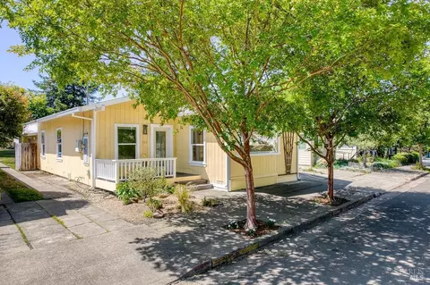 724 Wheeler St, Santa Rosa, CA 95404