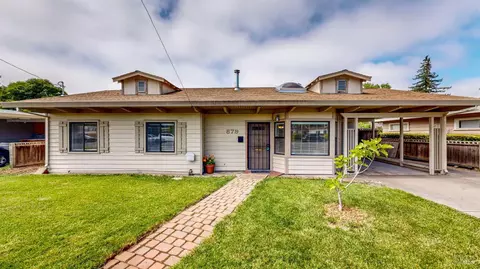 879 Yulupa Ave, Santa Rosa, CA 95405