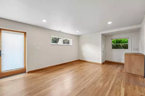 Living - 56 Ventura St, Vallejo, CA 94590 photo 15 of 15