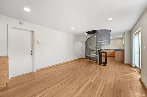 Living - 56 Ventura St, Vallejo, CA 94590 photo 12 of 15