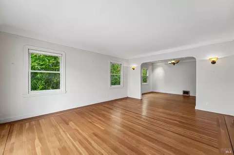 Living - 56 Ventura St, Vallejo, CA 94590 photo 1 of 15