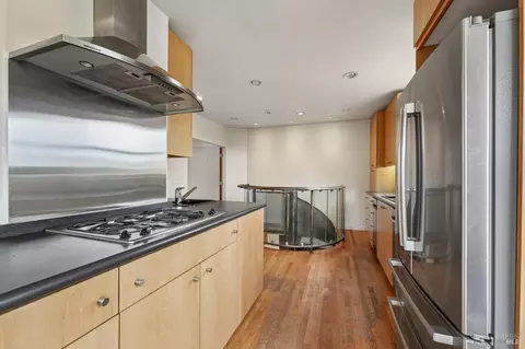 Kitchen - 56 Ventura St, Vallejo, CA 94590 photo 10 of 17