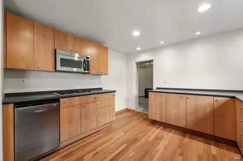 Kitchen - 56 Ventura St, Vallejo, CA 94590 photo 13 of 17