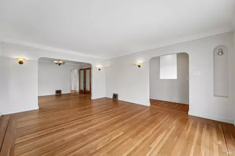 Living - 56 Ventura St, Vallejo, CA 94590 photo 2 of 15