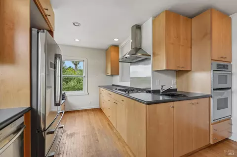 Kitchen - 56 Ventura St, Vallejo, CA 94590 photo 4 of 17