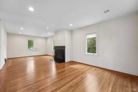 Living - 56 Ventura St, Vallejo, CA 94590 photo 7 of 15