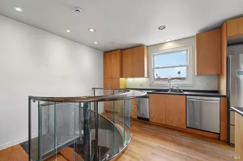 Kitchen - 56 Ventura St, Vallejo, CA 94590 photo 3 of 17