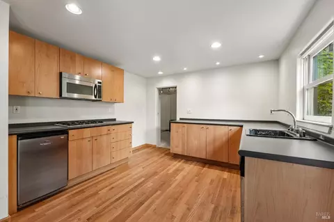 Kitchen - 56 Ventura St, Vallejo, CA 94590 photo 12 of 17