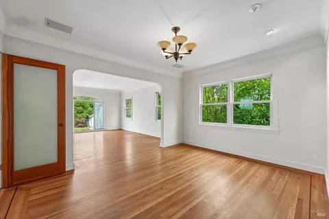 Living - 56 Ventura St, Vallejo, CA 94590 photo 5 of 15