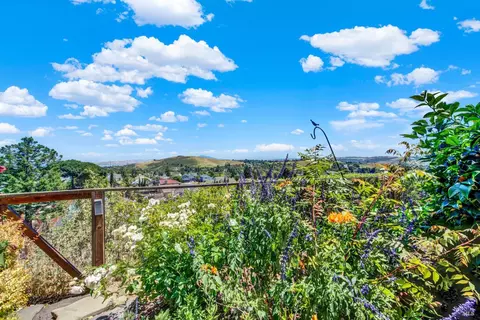 Exterior - 686 Windsor Dr, Benicia, CA 94510 photo 15 of 16