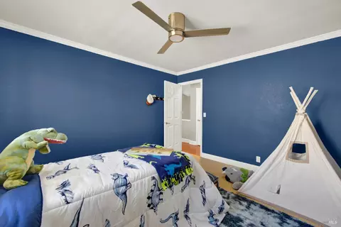 Bedroom - 686 Windsor Dr, Benicia, CA 94510 photo 7 of 8