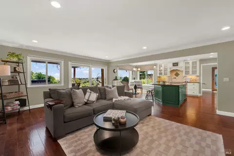 Living - 686 Windsor Dr, Benicia, CA 94510 photo 3 of 3